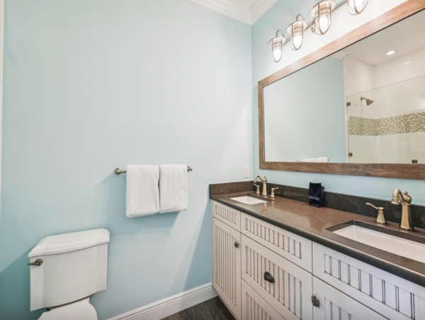 Holmes Beach Stunning 3 Bedroom Vacation Pool Home